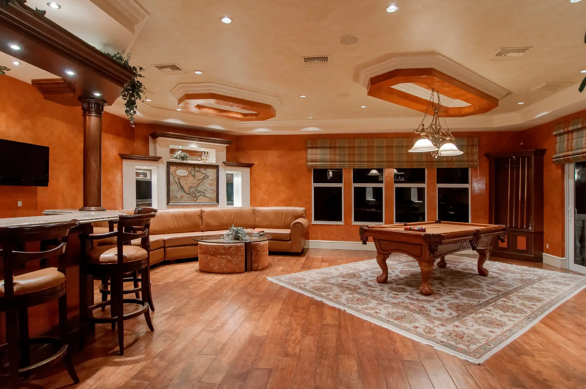 Hardwood vs. Laminate vs. Vinyl: What’s the Difference?