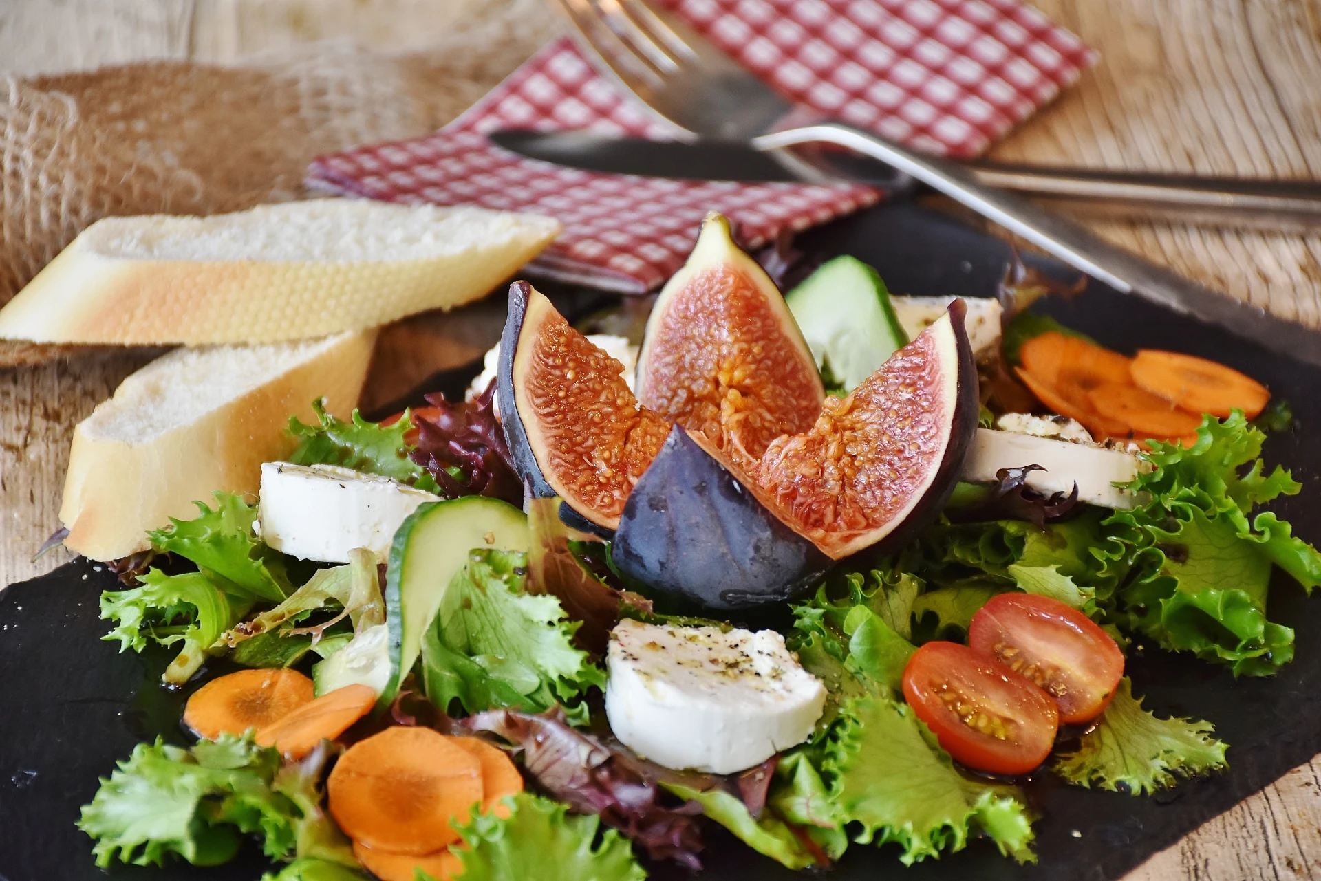 Add Fruits To Your Salads To Bring Sweetness in Taste